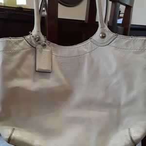 WHITE LEATHER COACH HANDBAG
